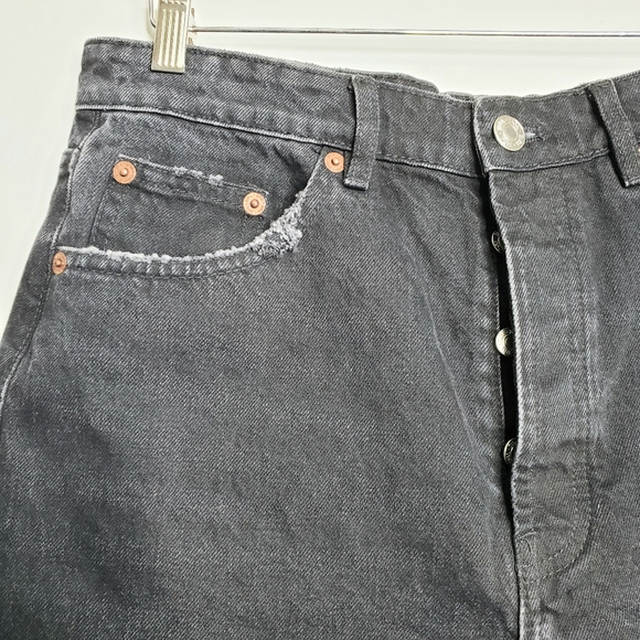 ZARA Washed Black Raw Cut Hem High Rise Cotton Denim Shorts Size 10 Button Fly - Picture 2 of 8